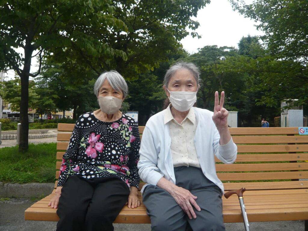 弦巻小泉公園 公園散歩 ファミリーケア心の家等々力 世田谷区 デイサービス